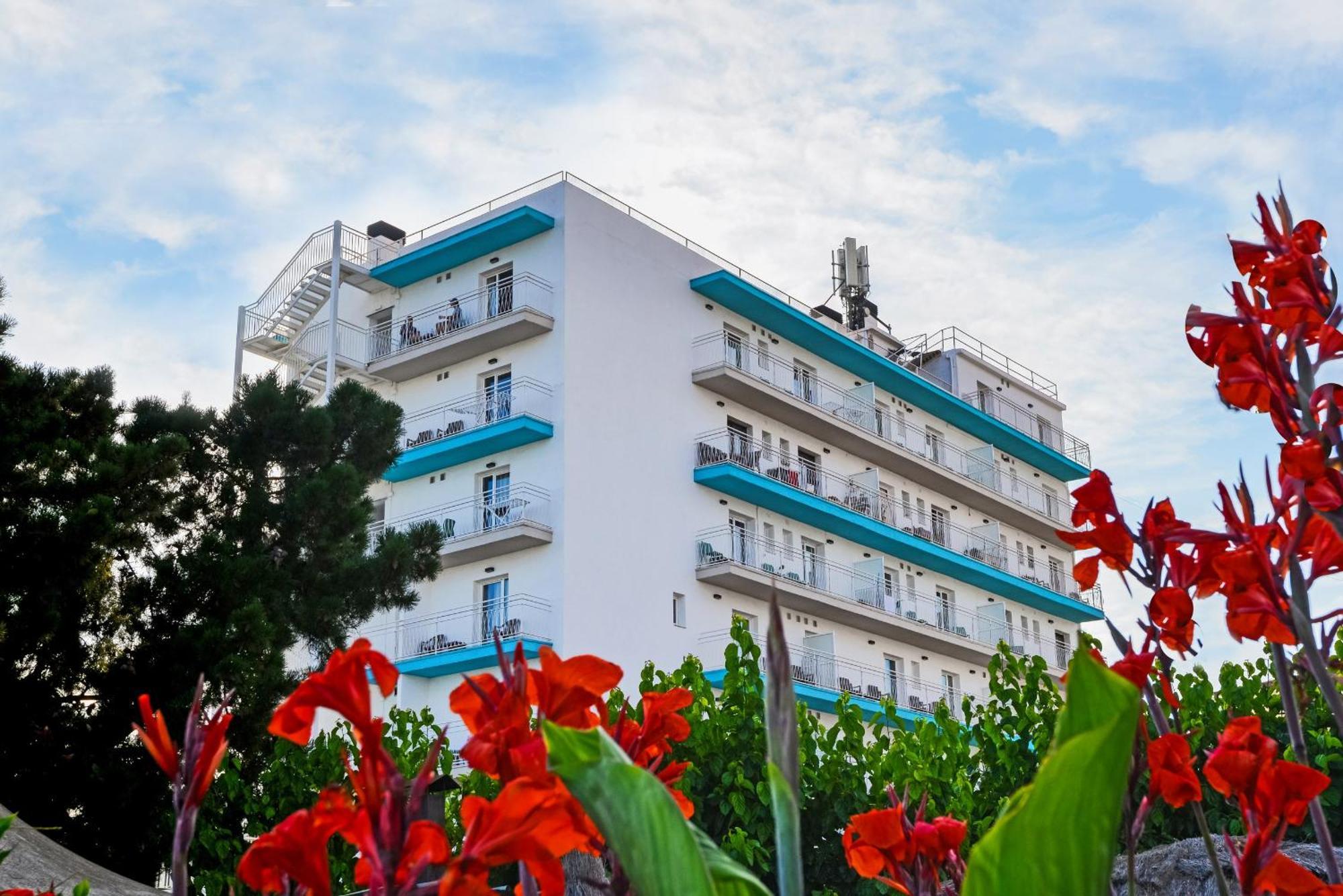 Hotel Paradis Park Pineda de Mar Bagian luar foto
